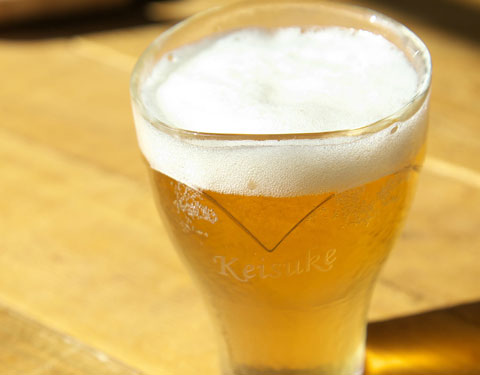 伝統工芸士の技が光る　ハートモチーフ名入れビールグラス
